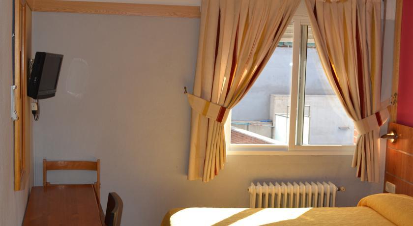 Hostal Don Juan I Alcala de Henares Phòng bức ảnh