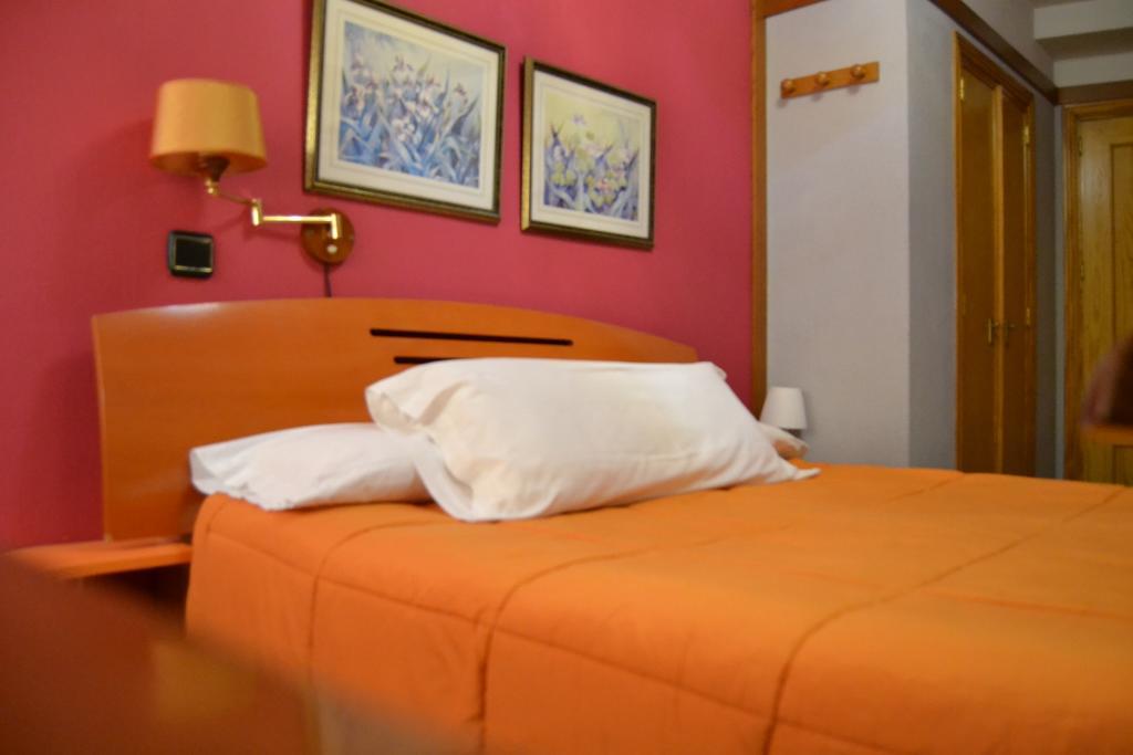Hostal Don Juan I Alcala de Henares Ngoại thất bức ảnh
