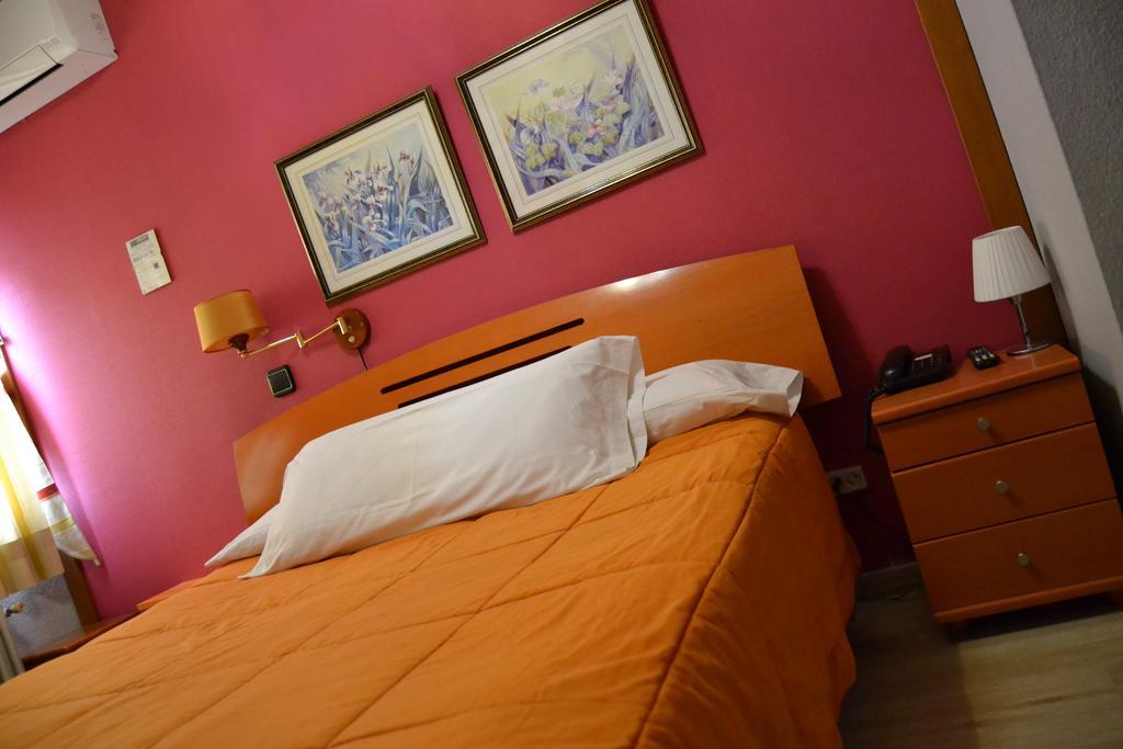 Hostal Don Juan I Alcala de Henares Ngoại thất bức ảnh