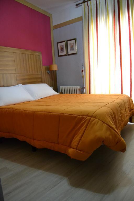 Hostal Don Juan I Alcala de Henares Ngoại thất bức ảnh