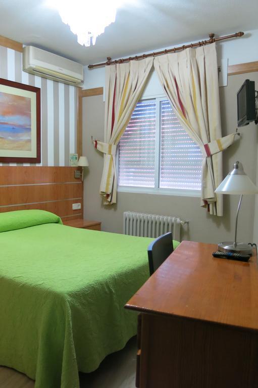 Hostal Don Juan I Alcala de Henares Ngoại thất bức ảnh