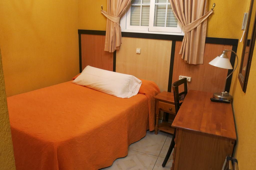 Hostal Don Juan I Alcala de Henares Ngoại thất bức ảnh