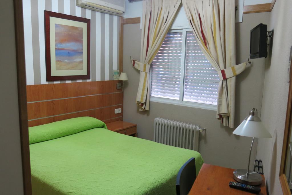 Hostal Don Juan I Alcala de Henares Ngoại thất bức ảnh
